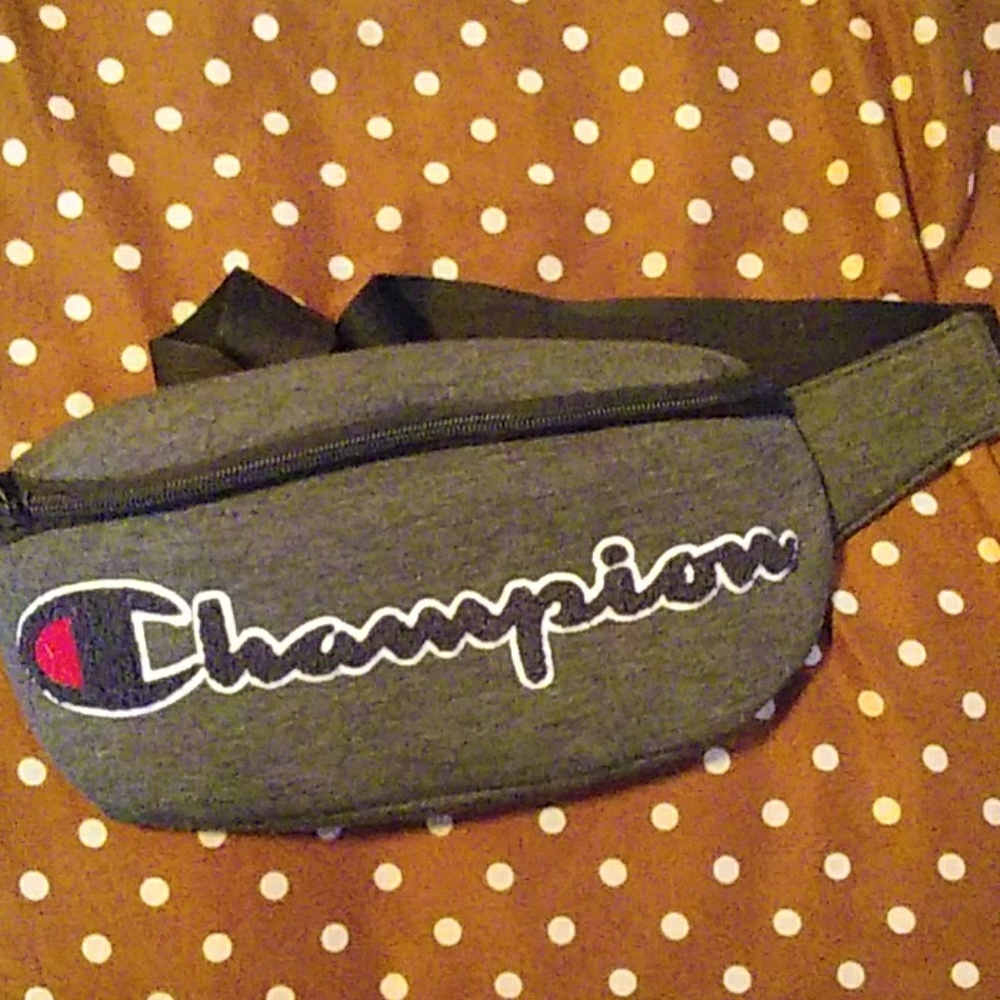 Champion fannypack